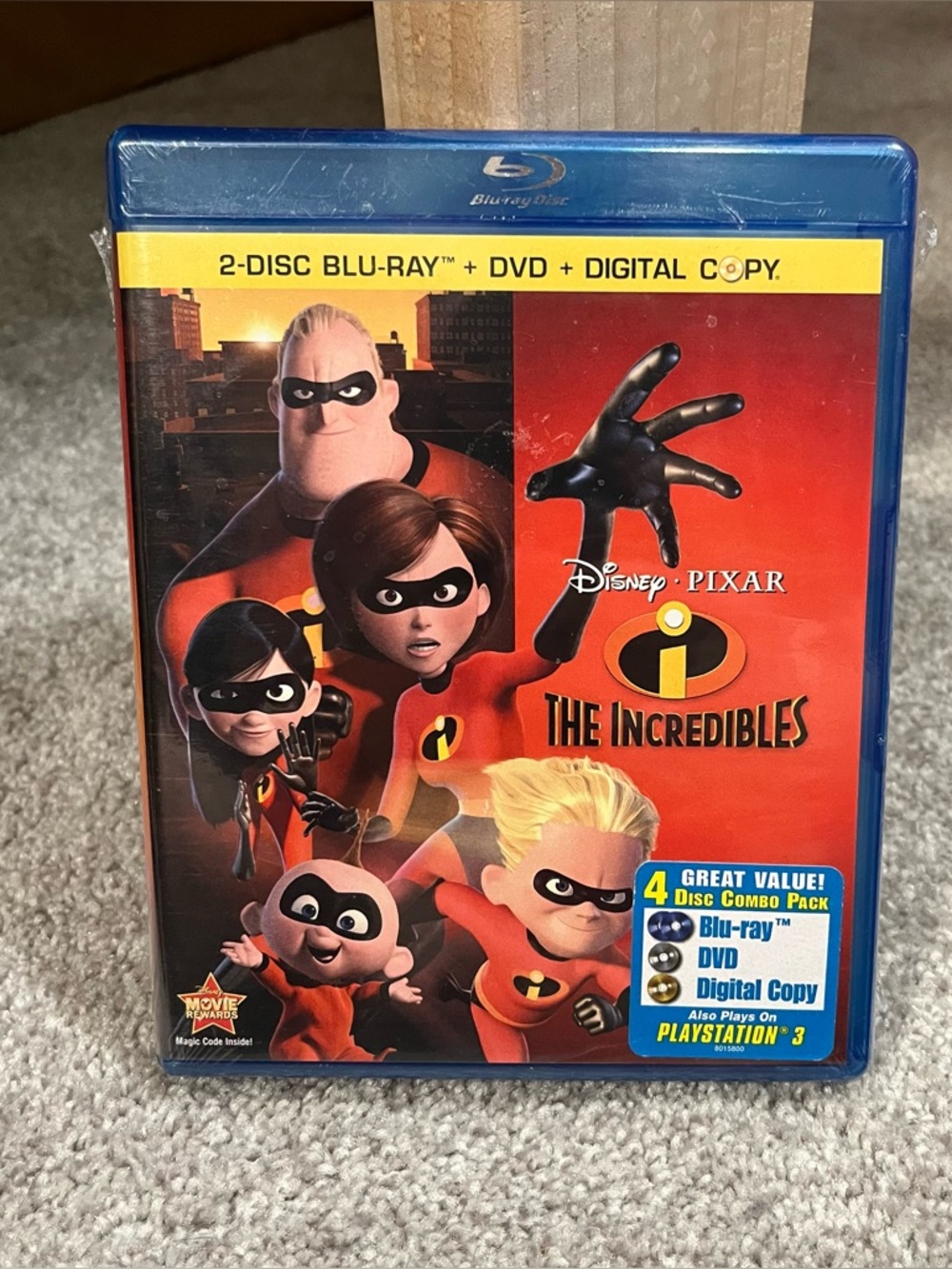 The Incredibles (DVD, 2011, 3-Disc Set, Digital Copy) New Sealed